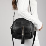 Bolsa preta com franja